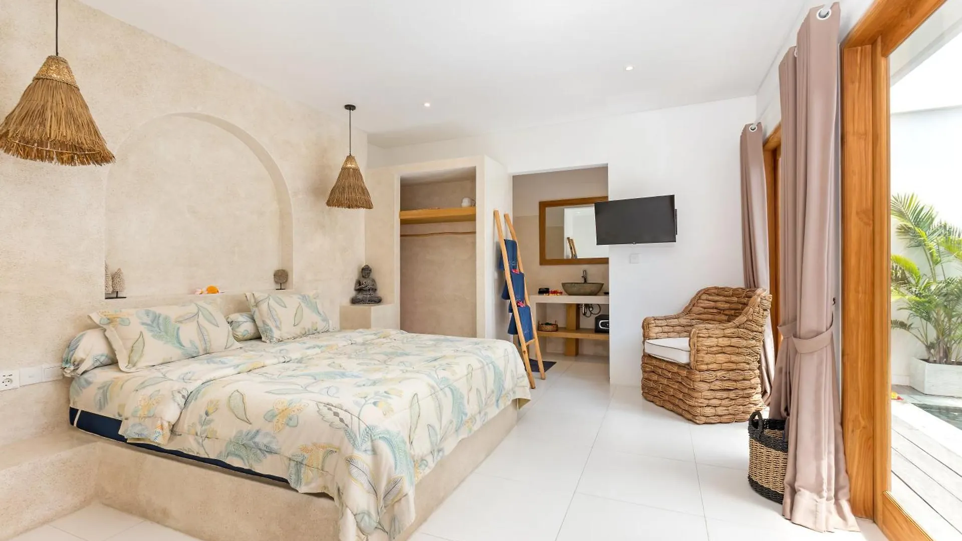 Spacious 1Br Villas In Seminyak